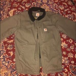 Dark green carhartt winter/work jacket! Men’s size small!